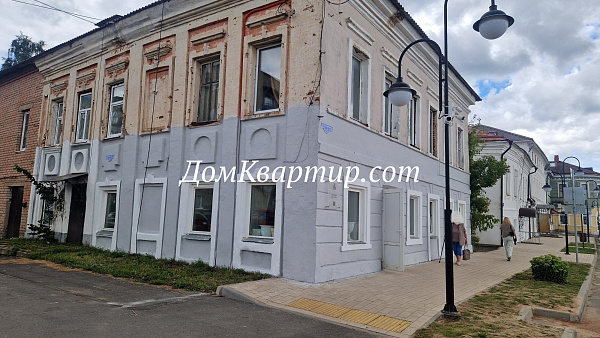Однокомнатная частично благоустроенная квартира в центре г. Торопец, Базарная площадь№946