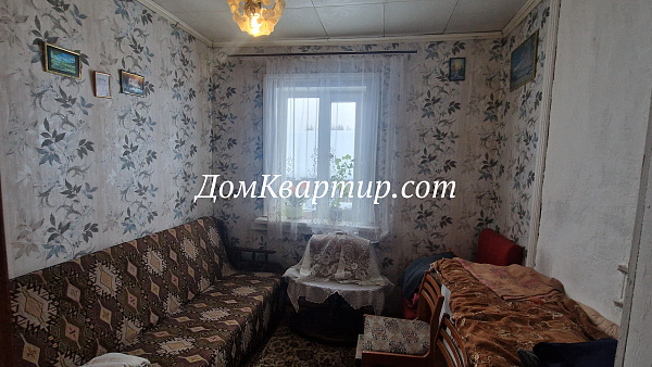 Трёхкомнатная частично благоустроенная квартира на ул. Гражданская г. Торопец №931