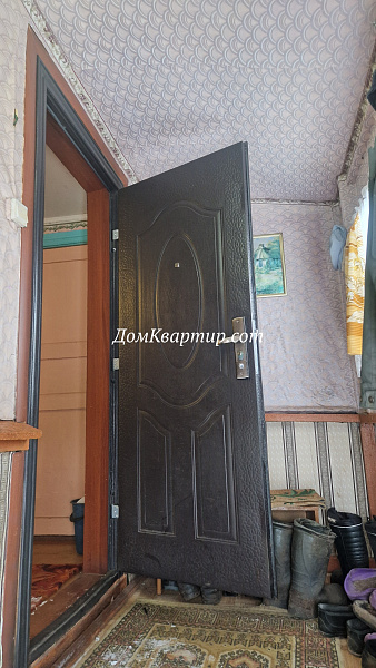 Трёхкомнатная частично благоустроенная квартира на ул. Гражданская г. Торопец №931