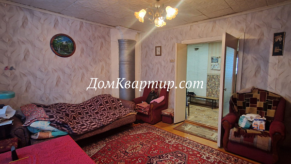 Трёхкомнатная частично благоустроенная квартира на ул. Гражданская г. Торопец №931