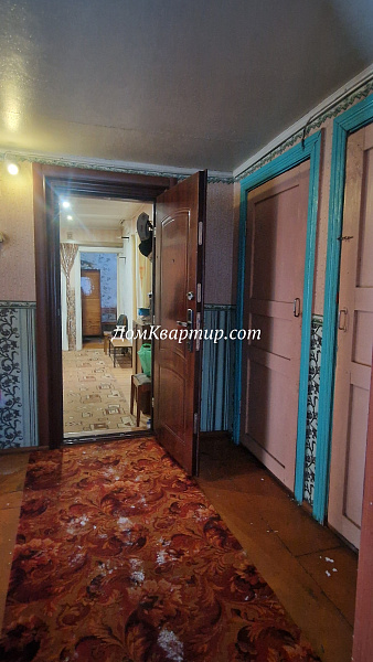 Трёхкомнатная частично благоустроенная квартира на ул. Гражданская г. Торопец №931