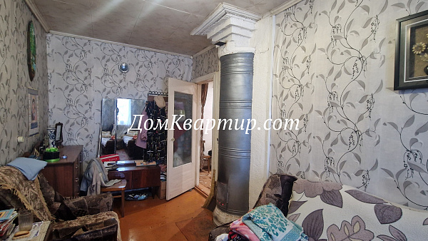 Трёхкомнатная частично благоустроенная квартира на ул. Гражданская г. Торопец №931