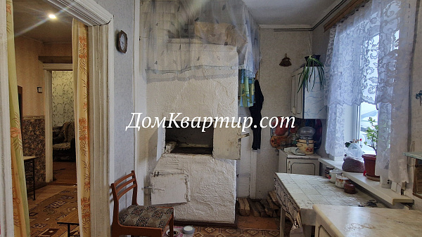 Трёхкомнатная частично благоустроенная квартира на ул. Гражданская г. Торопец №931