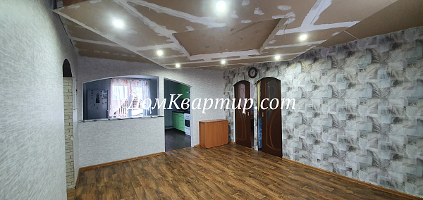 3-х-комнатная частично благоустроенная квартира на ул. Почтовая, г. Торопец №930