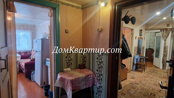 Трёхкомнатная частично благоустроенная квартира на ул. Гражданская г. Торопец №931