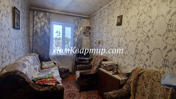 Трёхкомнатная частично благоустроенная квартира на ул. Гражданская г. Торопец №931