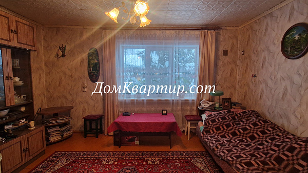 Трёхкомнатная частично благоустроенная квартира на ул. Гражданская г. Торопец №931