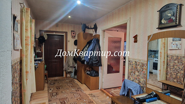 Трёхкомнатная частично благоустроенная квартира на ул. Гражданская г. Торопец №931