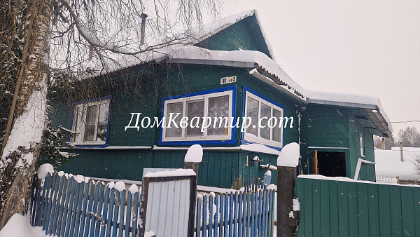 Трёхкомнатная частично благоустроенная квартира на ул. Гражданская г. Торопец №931